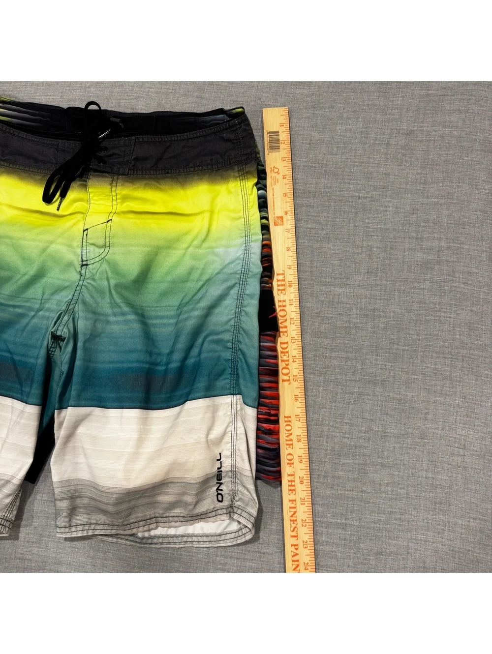 Men’s Swim Trunks Lot of 2 O’Neill & Speedo Board Shorts Size 32 Beach Pool
